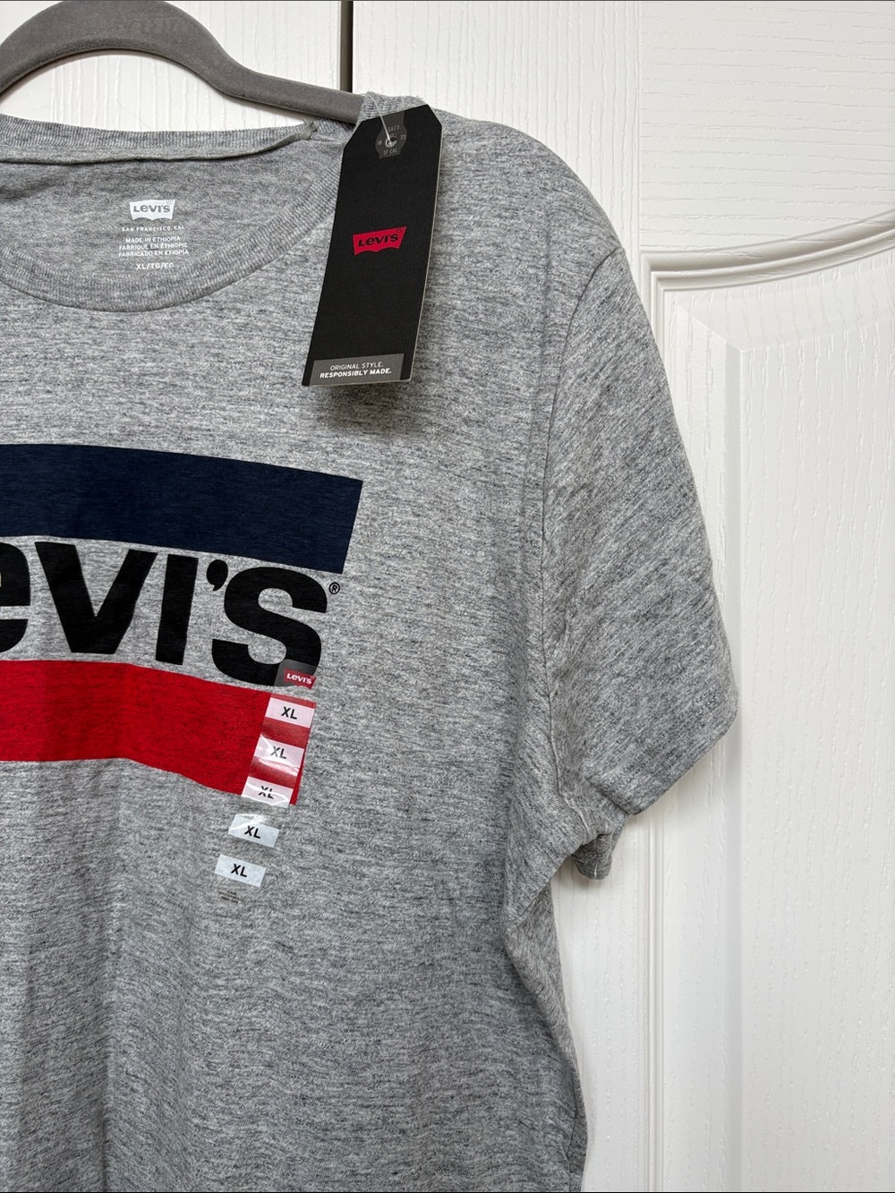 Levi's Gray Tee with Navy & Red Logo Blocks - Picture 5 of 7